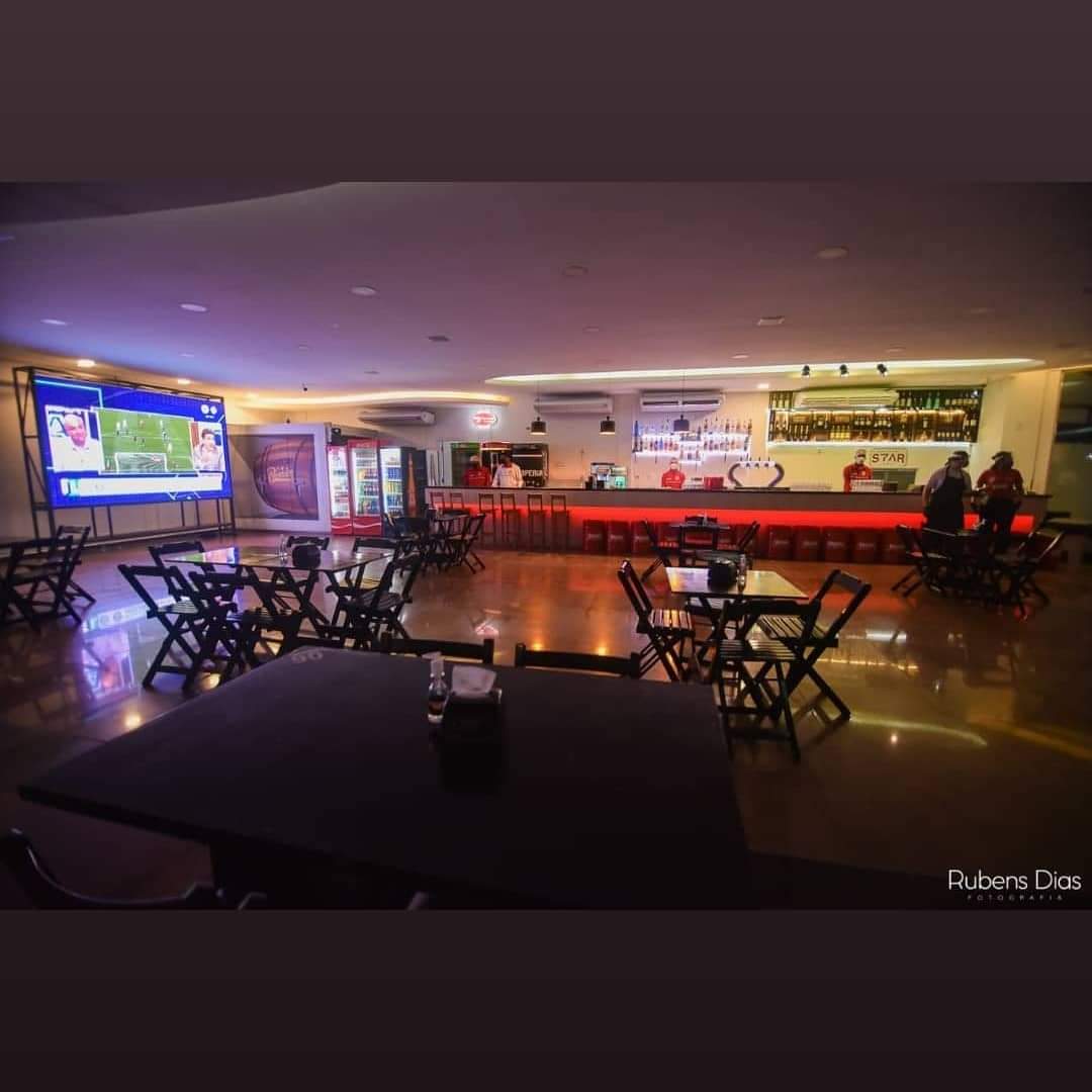 Salão vazio antes da inauguração