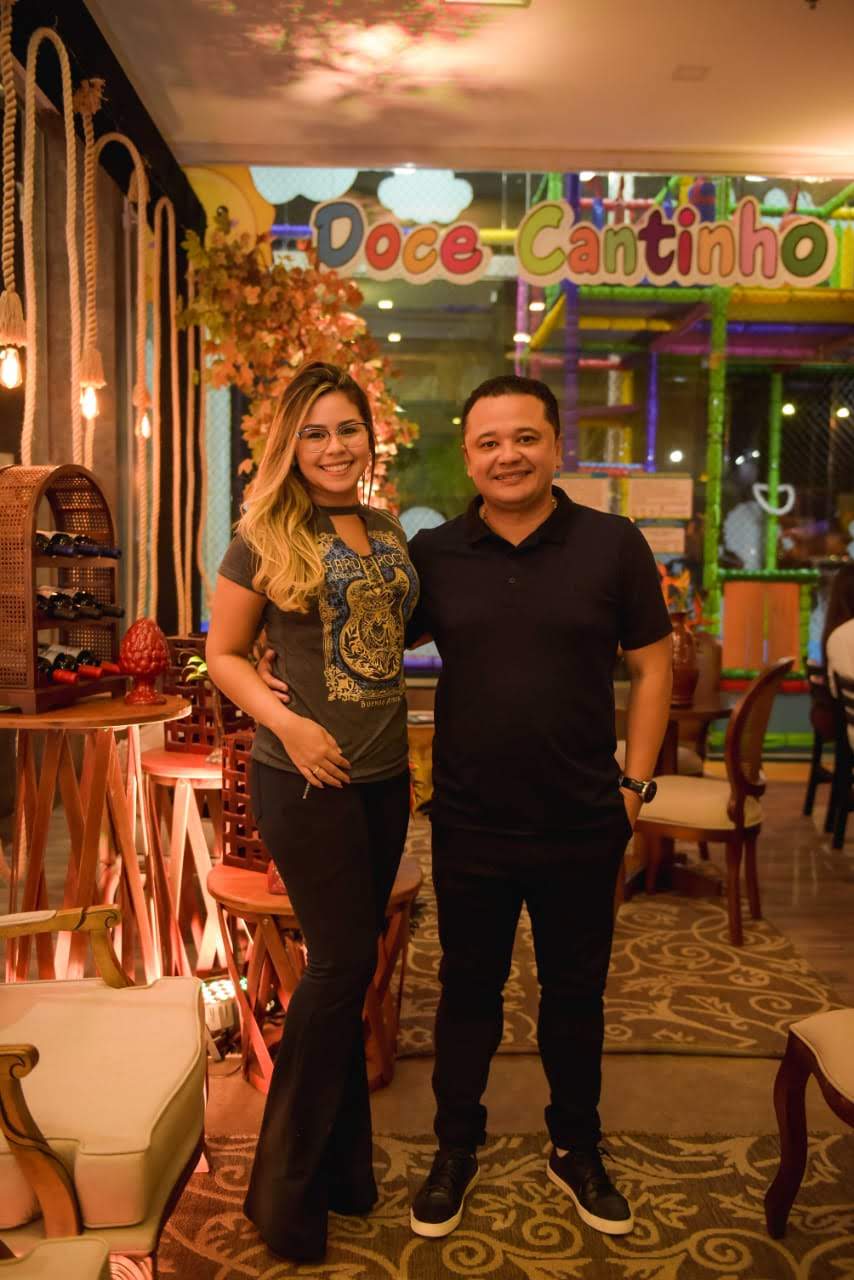 Jeziel e Natasha no marco da inauguração