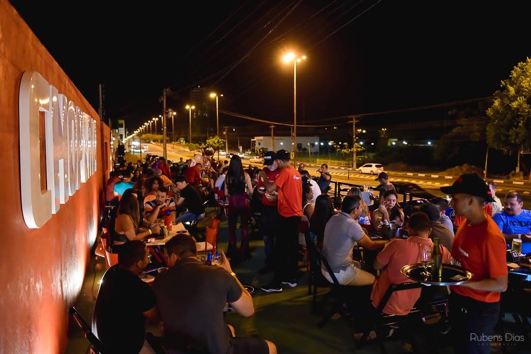 Área externa lotada